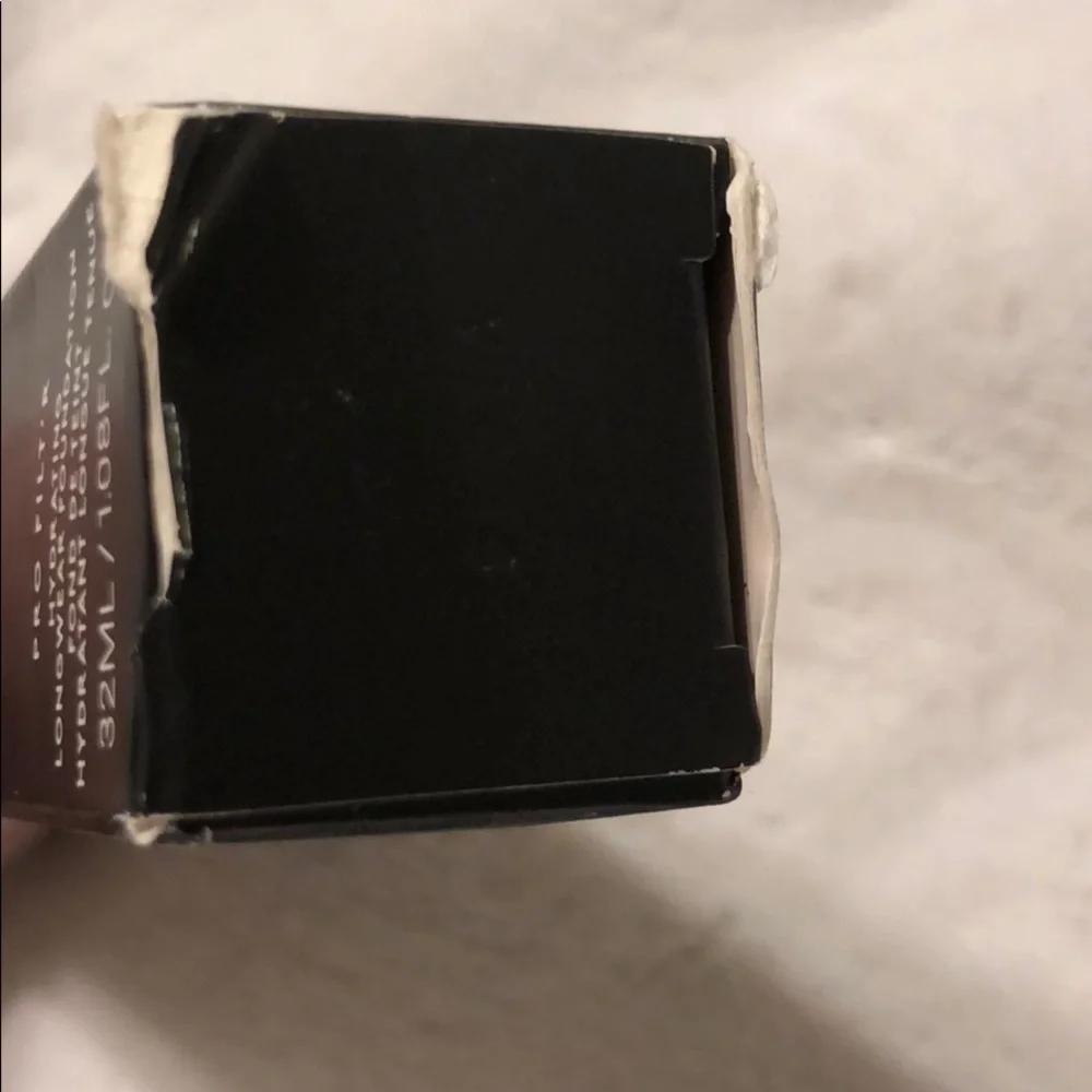Fenty 490 Pro Filt’r Hydrating Foundation